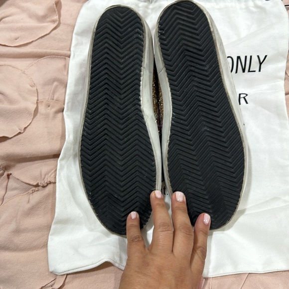 Golden Goose Super Star Low Top Sneaker - Picture 6 of 12